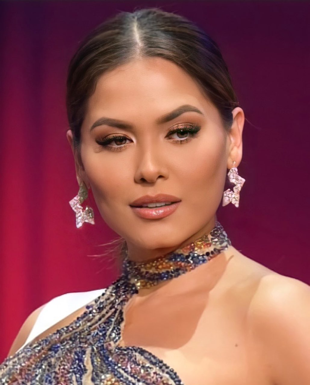 Style đời thường của Tân Hoa hậu Hoàn vũ Mexico: Chuẩn 'bánh bèo chúa' khi diện toàn váy áo hoa lá hẹ Style đời thường của Tân Hoa hậu Hoàn vũ Mexico: Chuẩn 'bánh bèo chúa' khi diện toàn váy áo hoa lá hẹ