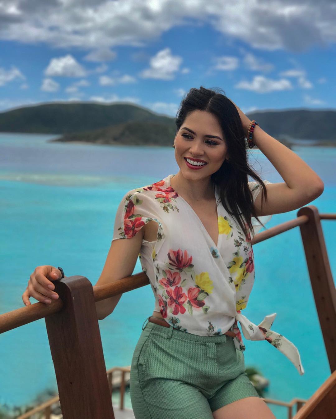 Style đời thường của Tân Hoa hậu Hoàn vũ Mexico: Chuẩn 'bánh bèo chúa' khi diện toàn váy áo hoa lá hẹ - 5 Style đời thường của Tân Hoa hậu Hoàn vũ Mexico: Chuẩn 'bánh bèo chúa' khi diện toàn váy áo hoa lá hẹ - 5