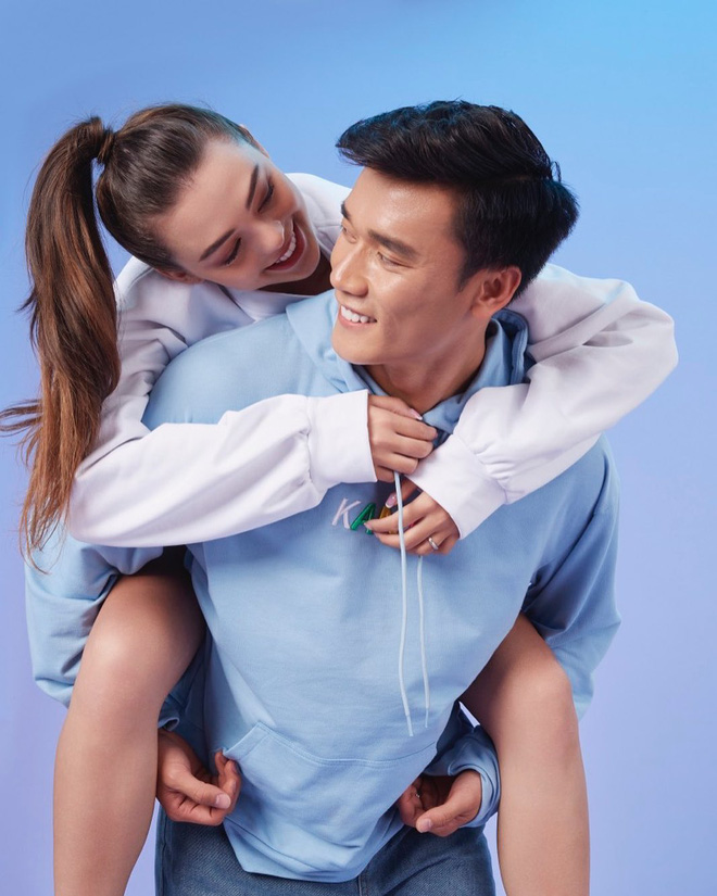 Bạn gái 2k thành 'đàn em' Ngọc Trinh chưa lâu, Bùi Tiến Dũng đã bị netizen soi bàn tay hư - 4 Bạn gái 2k thành 'đàn em' Ngọc Trinh chưa lâu, Bùi Tiến Dũng đã bị netizen soi bàn tay hư - 4