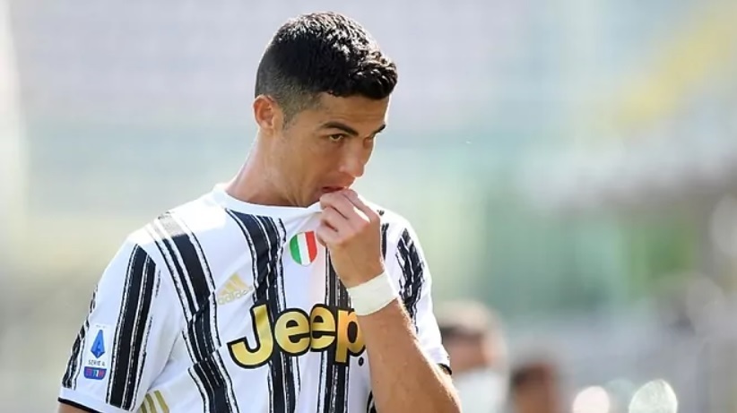 Ronaldo bị ‘cô lập’ trong phòng thay đồ Juventus Ronaldo bị ‘cô lập’ trong phòng thay đồ Juventus