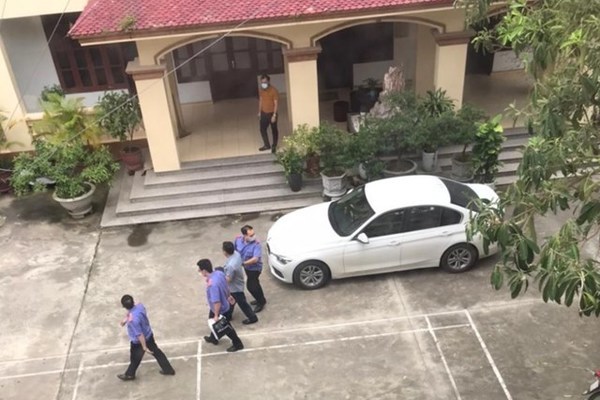 Vụ 3 cán bộ bị bắt: Trưởng Công an quận Đồ Sơn xin nghỉ việc đi chữa bệnh - 1 Vụ 3 cán bộ bị bắt: Trưởng Công an quận Đồ Sơn xin nghỉ việc đi chữa bệnh - 1