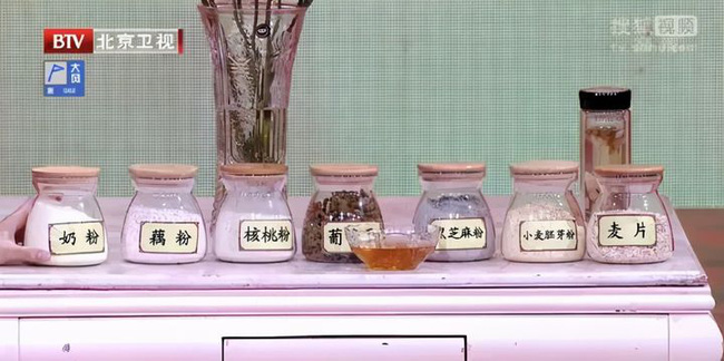 Từng cắt dạ dày, bị lao phổi, vợ chồng bác sĩ sống khỏe tới 80 tuổi nhờ 2 thứ này - 1 Từng cắt dạ dày, bị lao phổi, vợ chồng bác sĩ sống khỏe tới 80 tuổi nhờ 2 thứ này - 1