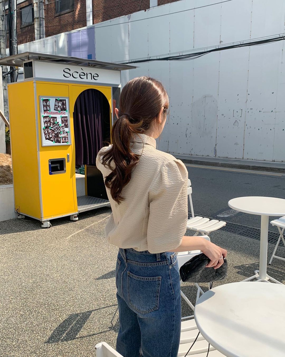 Hair stylist bật mí chiêu buộc tóc thấp tạo góc nghiêng thần thánh, giúp mặt thon gọn mà gái Hàn mới biết - 2 Hair stylist bật mí chiêu buộc tóc thấp tạo góc nghiêng thần thánh, giúp mặt thon gọn mà gái Hàn mới biết - 2