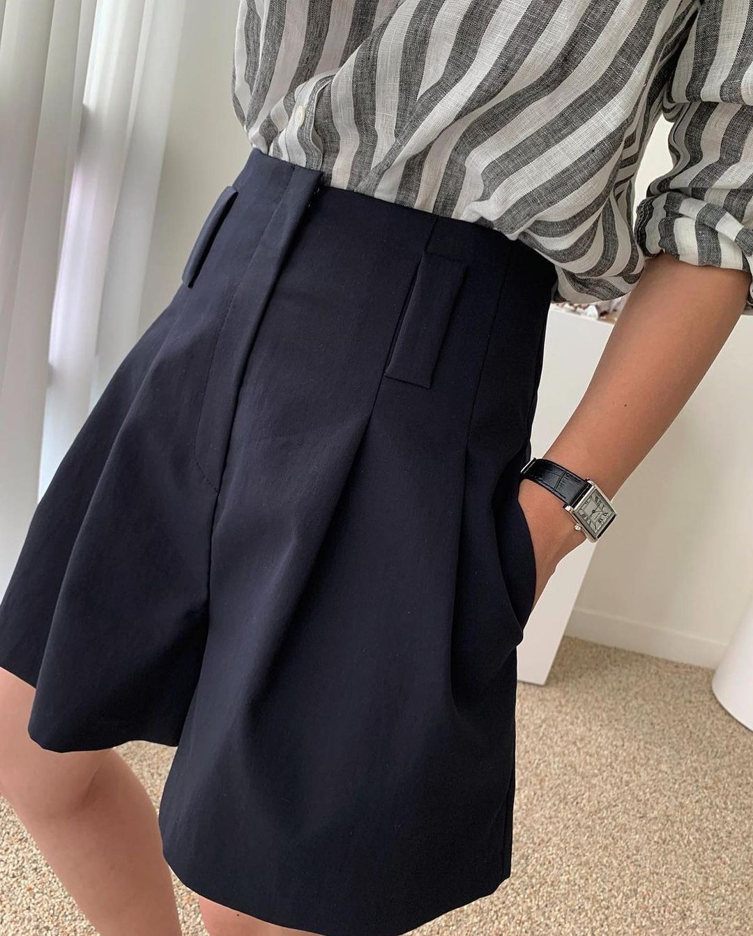 Kiểu quần short hot nhất lúc này: Mặc siêu mát, giúp chân nhỏ đi và tăng vẻ thanh lịch - 7 Kiểu quần short hot nhất lúc này: Mặc siêu mát, giúp chân nhỏ đi và tăng vẻ thanh lịch - 7