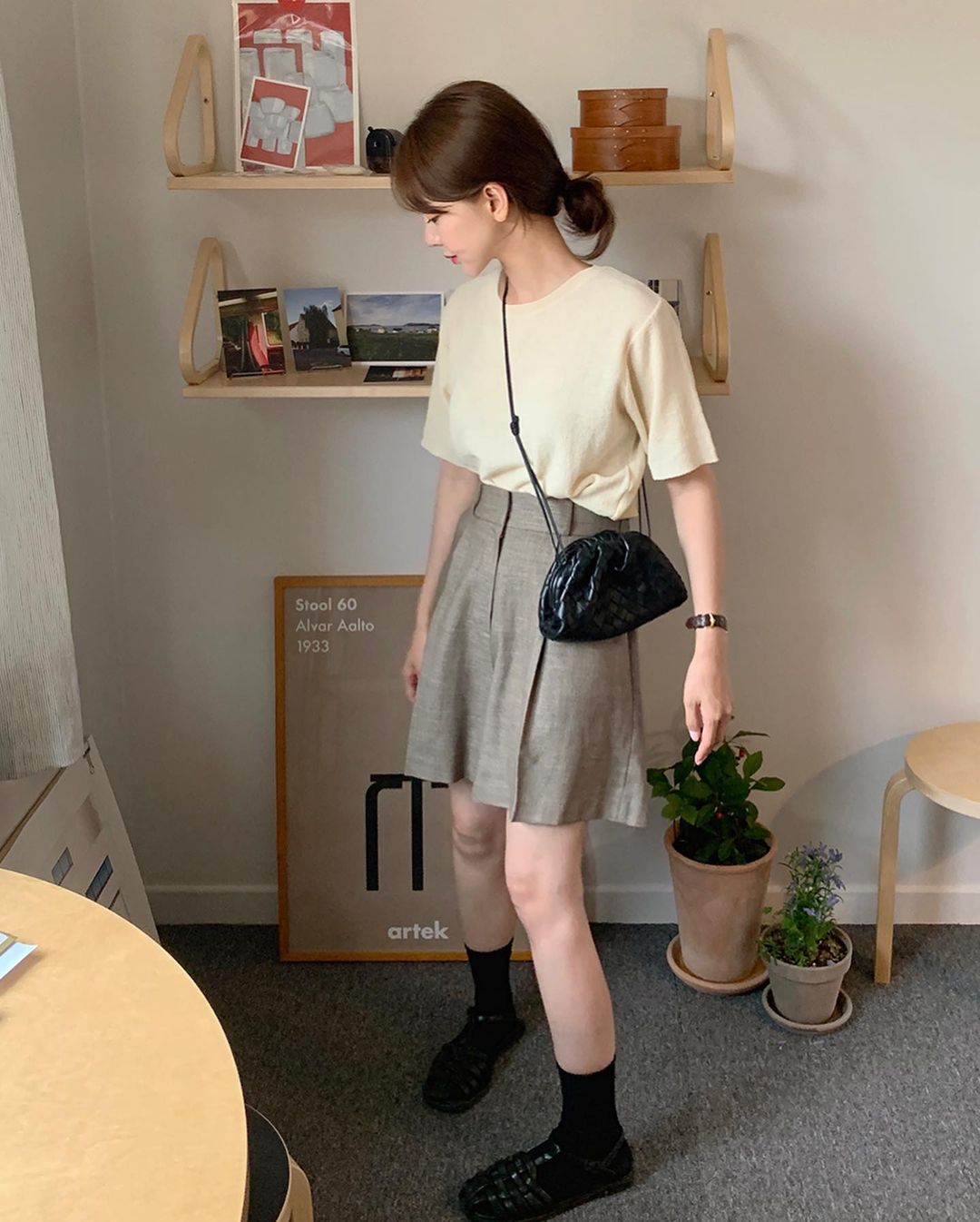 Kiểu quần short hot nhất lúc này: Mặc siêu mát, giúp chân nhỏ đi và tăng vẻ thanh lịch - 11 Kiểu quần short hot nhất lúc này: Mặc siêu mát, giúp chân nhỏ đi và tăng vẻ thanh lịch - 11