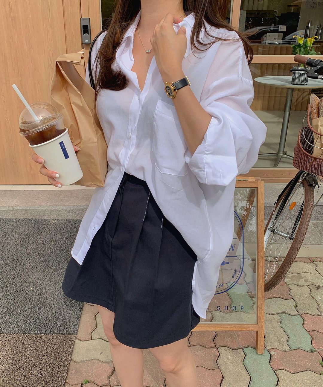 Kiểu quần short hot nhất lúc này: Mặc siêu mát, giúp chân nhỏ đi và tăng vẻ thanh lịch - 14 Kiểu quần short hot nhất lúc này: Mặc siêu mát, giúp chân nhỏ đi và tăng vẻ thanh lịch - 14