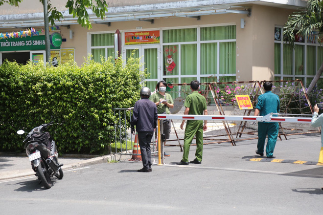 Nóng: Phong tỏa chung cư ở Thủ Đức do có ca nghi nhiễm Covid-19 - 3 Nóng: Phong tỏa chung cư ở Thủ Đức do có ca nghi nhiễm Covid-19 - 3
