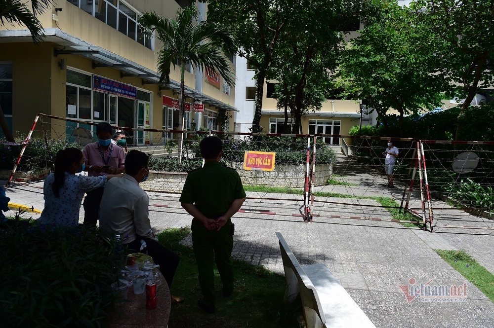 Kết quả xét nghiệm lần 1 của 4 người sống cùng nhà với ca dương tính SARS-CoV-2 mới ở Thủ Đức Kết quả xét nghiệm lần 1 của 4 người sống cùng nhà với ca dương tính SARS-CoV-2 mới ở Thủ Đức