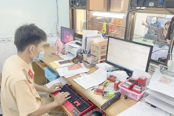 Bị yêu cầu kê khai tài sản… vì bị phạt nguội do vi phạm giao thông - 1 Bị yêu cầu kê khai tài sản… vì bị phạt nguội do vi phạm giao thông - 1