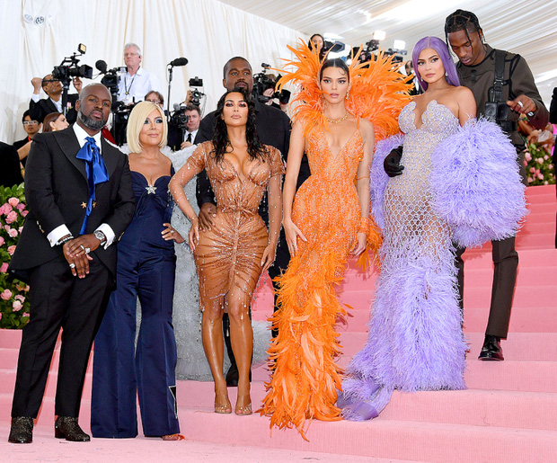 Kanye West gây sốc khi gọi Kim Kardashian là người vợ tệ chưa từng có, thừa nhận thời gian sống chung là địa ngục? - 2 Kanye West gây sốc khi gọi Kim Kardashian là người vợ tệ chưa từng có, thừa nhận thời gian sống chung là địa ngục? - 2