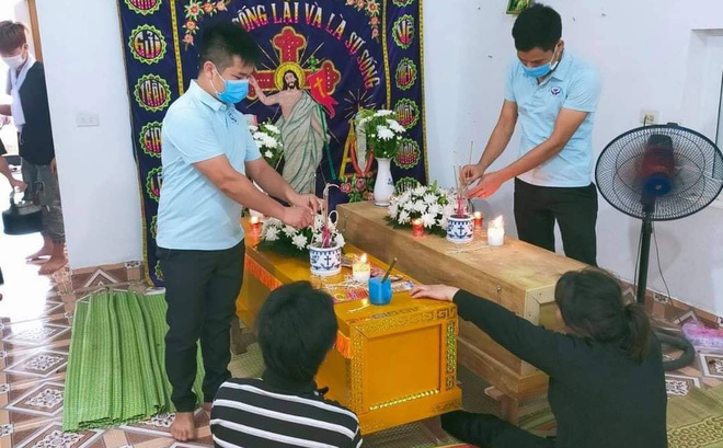Theo bố mẹ đi đánh cá, hai anh em 9 và 8 tuổi chết đuối thương tâm Theo bố mẹ đi đánh cá, hai anh em 9 và 8 tuổi chết đuối thương tâm