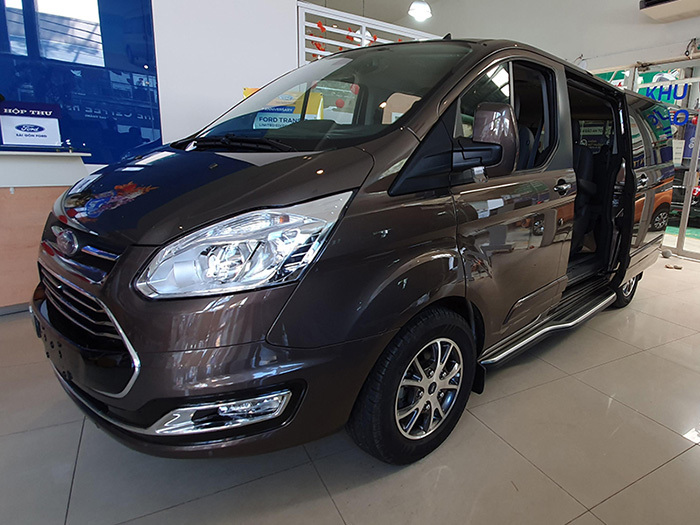 Ford Tourneo ngưng bán tại Việt Nam, đại lý xả hàng siêu rẻ Ford Tourneo ngưng bán tại Việt Nam, đại lý xả hàng siêu rẻ