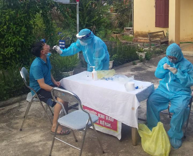Về từ vùng dịch, ca mắc Covid-19 ở Thanh Hóa vẫn đi ăn thịt chó và tiếp xúc nhiều người - 2 Về từ vùng dịch, ca mắc Covid-19 ở Thanh Hóa vẫn đi ăn thịt chó và tiếp xúc nhiều người - 2