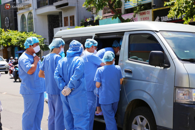 Chủ quán ăn ở quận 3 có kết quả khẳng định dương tính, TP. HCM thần tốc truy vết lấy mẫu xét nghiệm toàn bộ cư dân - 2 Chủ quán ăn ở quận 3 có kết quả khẳng định dương tính, TP. HCM thần tốc truy vết lấy mẫu xét nghiệm toàn bộ cư dân - 2