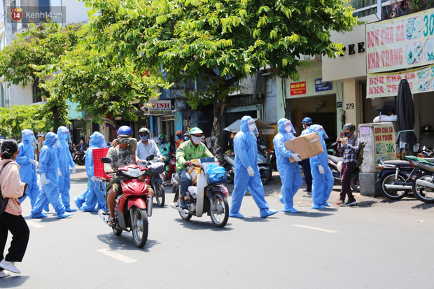 Chủ quán ăn ở quận 3 có kết quả khẳng định dương tính, TP. HCM thần tốc truy vết lấy mẫu xét nghiệm toàn bộ cư dân - 3 Chủ quán ăn ở quận 3 có kết quả khẳng định dương tính, TP. HCM thần tốc truy vết lấy mẫu xét nghiệm toàn bộ cư dân - 3