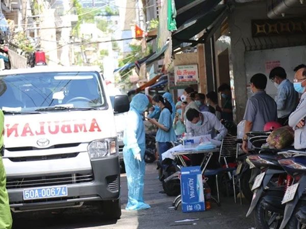 Hai người con của chủ quán ăn ở quận 3 TP HCM cũng nghi mắc Covid-19 Hai người con của chủ quán ăn ở quận 3 TP HCM cũng nghi mắc Covid-19