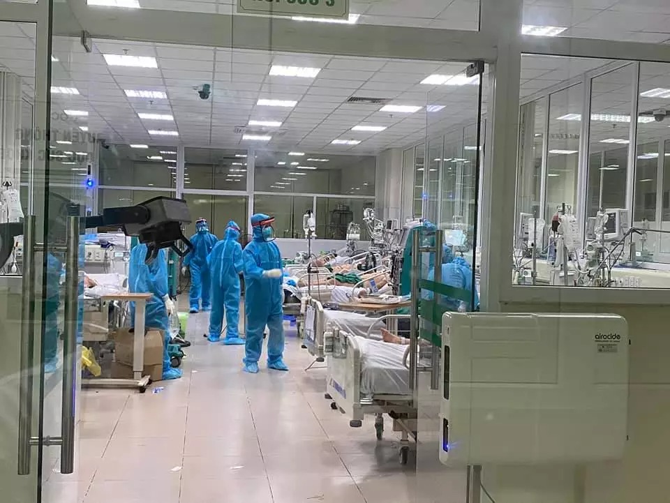 Mắc COVID-19, bất kỳ ai, tuổi nào cũng có thể trở nặng rồi tử vong - 1 Mắc COVID-19, bất kỳ ai, tuổi nào cũng có thể trở nặng rồi tử vong - 1