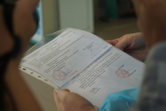 Bệnh nhân Covid-19 đầu tiên ở Đà Nẵng ra viện: 'Mình thật sự rất muốn biết nguồn lây đến từ đâu' - 2 Bệnh nhân Covid-19 đầu tiên ở Đà Nẵng ra viện: 'Mình thật sự rất muốn biết nguồn lây đến từ đâu' - 2