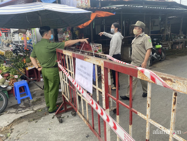 TP.HCM dỡ phong tỏa chợ Phú Nhuận sau khi có kết quả xét nghiệm ca nghi nhiễm COVID-19 - 2 TP.HCM dỡ phong tỏa chợ Phú Nhuận sau khi có kết quả xét nghiệm ca nghi nhiễm COVID-19 - 2
