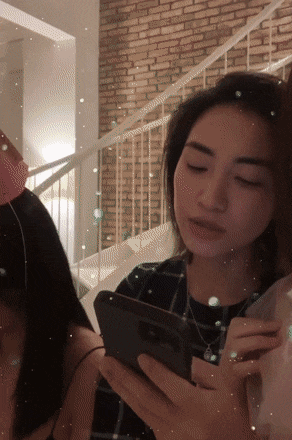 Trường Giang tổ chức tiệc sinh nhật cho Nhã Phương tại biệt thự tiền tỷ, Hòa Minzy cũng bế con đến dự - 4 Trường Giang tổ chức tiệc sinh nhật cho Nhã Phương tại biệt thự tiền tỷ, Hòa Minzy cũng bế con đến dự - 4