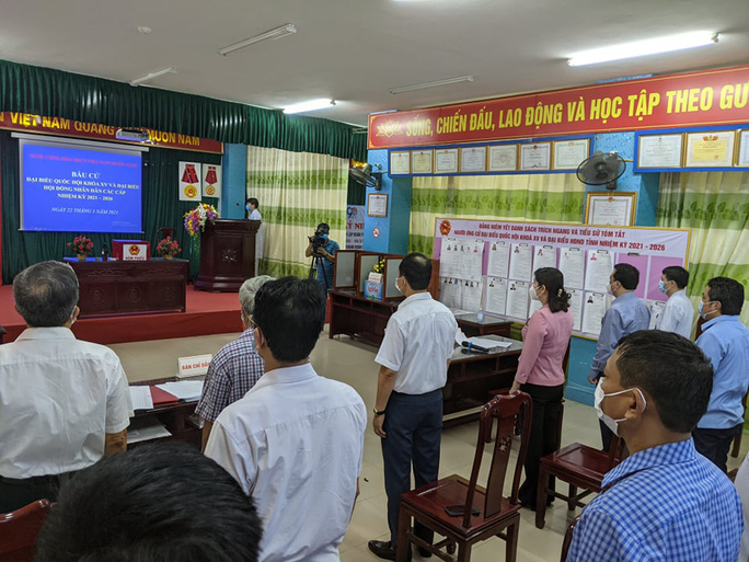 Đi bầu cử sớm tại Bệnh viện dã chiến ở tâm dịch Bắc Ninh sáng nay 22-5 - 1 Đi bầu cử sớm tại Bệnh viện dã chiến ở tâm dịch Bắc Ninh sáng nay 22-5 - 1
