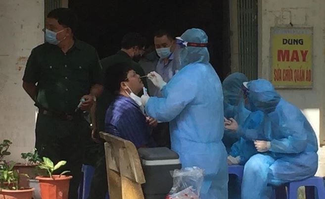 Bệnh nhân ở Thanh Hóa ho và nôn ra máu trước khi được phát hiện dương tính với SARS-CoV-2 Bệnh nhân ở Thanh Hóa ho và nôn ra máu trước khi được phát hiện dương tính với SARS-CoV-2