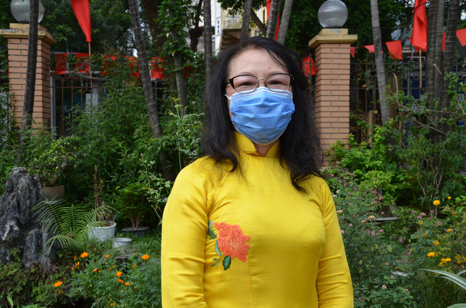 Xúc động khoảnh khắc cụ bà 96 tuổi cùng 4 thế hệ con cháu đi bỏ phiếu bầu cử ở Hà Nội - 5 Xúc động khoảnh khắc cụ bà 96 tuổi cùng 4 thế hệ con cháu đi bỏ phiếu bầu cử ở Hà Nội - 5
