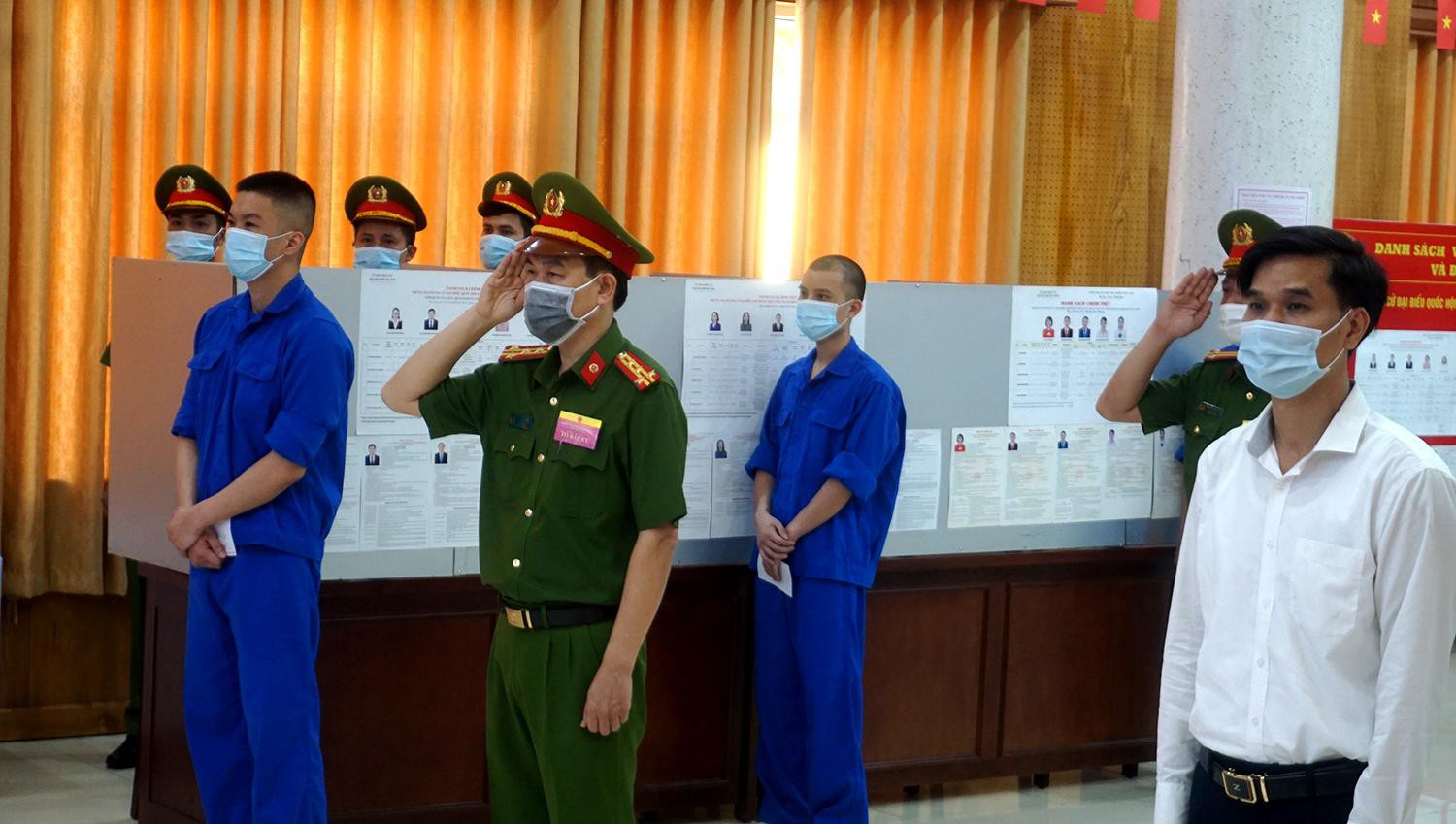 Hơn 2 nghìn cử tri tại Trại tạm giam số 1 Hà Nội bỏ phiếu bầu cử - 2 Hơn 2 nghìn cử tri tại Trại tạm giam số 1 Hà Nội bỏ phiếu bầu cử - 2