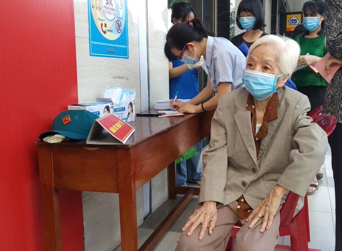 Những cử tri đặc biệt đi bầu đại biểu Quốc hội, HĐND các cấp - 5 Những cử tri đặc biệt đi bầu đại biểu Quốc hội, HĐND các cấp - 5