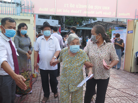 Những cử tri đặc biệt đi bầu đại biểu Quốc hội, HĐND các cấp - 6 Những cử tri đặc biệt đi bầu đại biểu Quốc hội, HĐND các cấp - 6