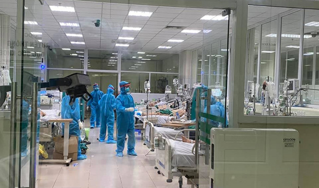 77 ca COVID-19 tiên lượng nặng, trong đó 23 trường hợp nguy kịch 77 ca COVID-19 tiên lượng nặng, trong đó 23 trường hợp nguy kịch