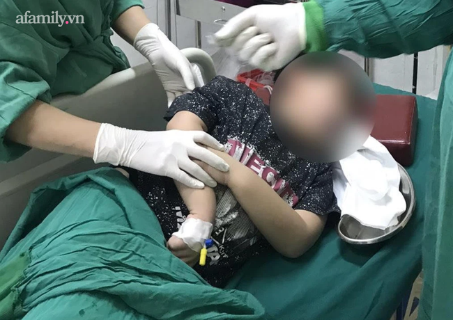 Bắt chước ảo thuật gia, bé trai 8 tuổi nuốt đồng xu rồi mắc nghẹn nguy kịch Bắt chước ảo thuật gia, bé trai 8 tuổi nuốt đồng xu rồi mắc nghẹn nguy kịch