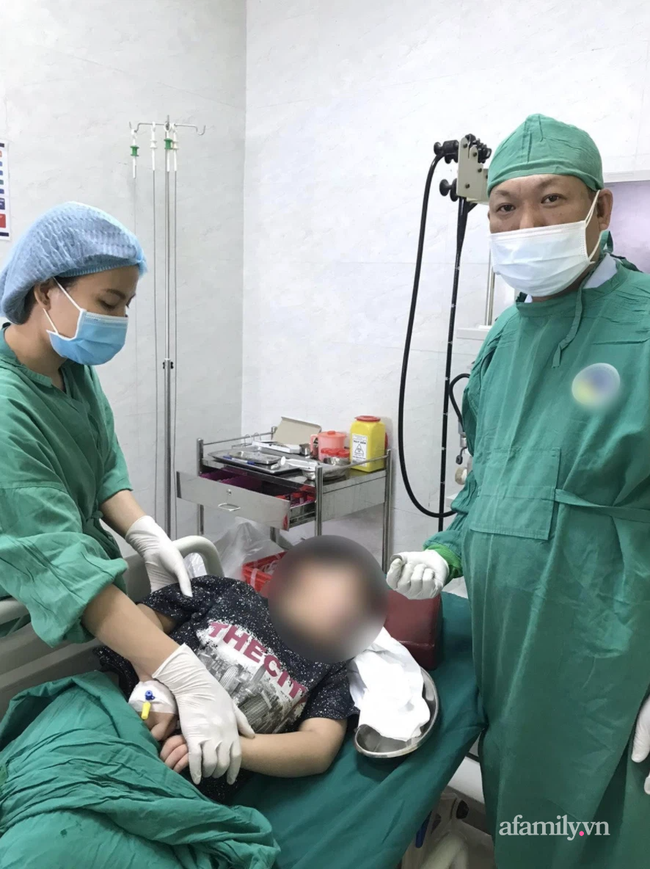 Bắt chước ảo thuật gia, bé trai 8 tuổi nuốt đồng xu rồi mắc nghẹn nguy kịch - 2 Bắt chước ảo thuật gia, bé trai 8 tuổi nuốt đồng xu rồi mắc nghẹn nguy kịch - 2