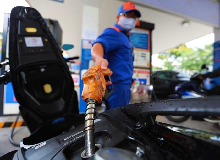 Vào kỳ điều chỉnh mới, giá xăng bất ngờ đảo chiều Vào kỳ điều chỉnh mới, giá xăng bất ngờ đảo chiều