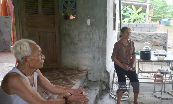 Người dân vùng lũ Hà Tĩnh nói về khoản 13,7 tỷ quyên góp của NS Hoài Linh: 'Khi nước rút mới là lúc cần cứu trợ nhất, 1 nắm khi đói bằng 1 gói khi no' - 16 Người dân vùng lũ Hà Tĩnh nói về khoản 13,7 tỷ quyên góp của NS Hoài Linh: 'Khi nước rút mới là lúc cần cứu trợ nhất, 1 nắm khi đói bằng 1 gói khi no' - 16