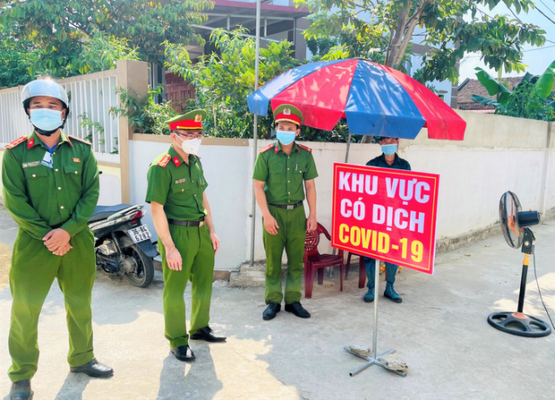 Thanh Hóa: Phát hiện một ca dương tính với SARS-CoV-2 sau cách ly 18 ngày Thanh Hóa: Phát hiện một ca dương tính với SARS-CoV-2 sau cách ly 18 ngày