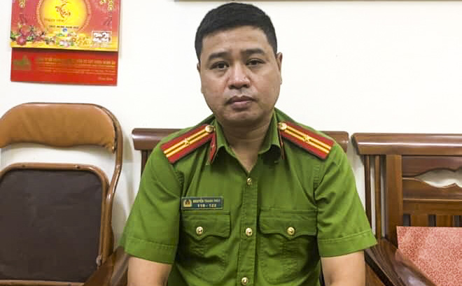 Thiếu tá công an nhảy xuống hồ cứu người, thai phụ một mực nói Thiếu tá công an nhảy xuống hồ cứu người, thai phụ một mực nói