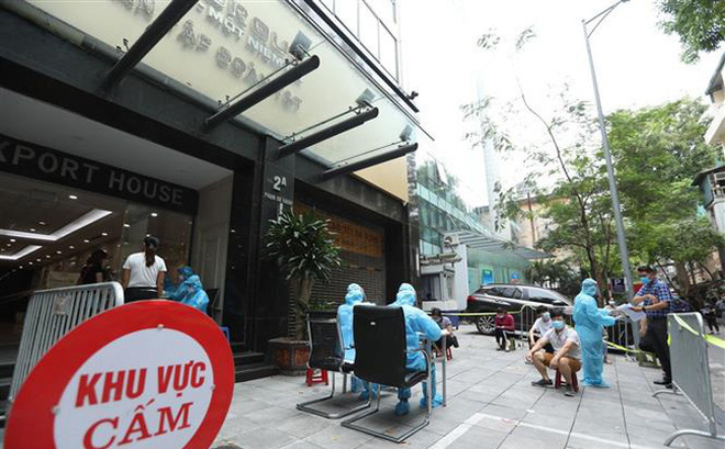 Hà Nội: Thêm 2 trường hợp dương tính SARS-CoV-2, trong đó 1 người phát hiện sau 5 xét nghiệm Hà Nội: Thêm 2 trường hợp dương tính SARS-CoV-2, trong đó 1 người phát hiện sau 5 xét nghiệm