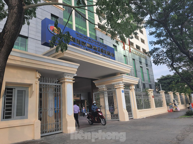Vụ 11 giảng viên khoa Hàn Quốc nghỉ việc: ĐHQG TP.HCM lên tiếng Vụ 11 giảng viên khoa Hàn Quốc nghỉ việc: ĐHQG TP.HCM lên tiếng