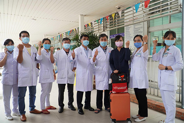 Những chuyên gia điều trị COVID-19 hàng đầu của Chợ Rẫy lên đường đến Bắc Giang - 2 Những chuyên gia điều trị COVID-19 hàng đầu của Chợ Rẫy lên đường đến Bắc Giang - 2