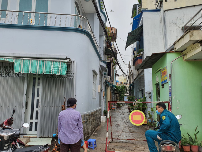 Thêm 10 ca nghi nhiễm Covid-19 tại giáo phái ở quận Gò Vấp - 1 Thêm 10 ca nghi nhiễm Covid-19 tại giáo phái ở quận Gò Vấp - 1