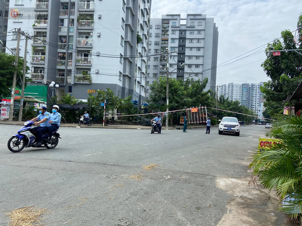 Người bán vé số tham gia giáo phái nghi mắc Covid-19, Thủ Đức phong tỏa 1 cây xăng - 5 Người bán vé số tham gia giáo phái nghi mắc Covid-19, Thủ Đức phong tỏa 1 cây xăng - 5