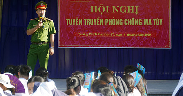 Bộ GD-ĐT ra văn bản 'không thể tin nổi': 'Phối hợp thí điểm thử ma túy cho học sinh, sinh viên'? Bộ GD-ĐT ra văn bản 'không thể tin nổi': 'Phối hợp thí điểm thử ma túy cho học sinh, sinh viên'?