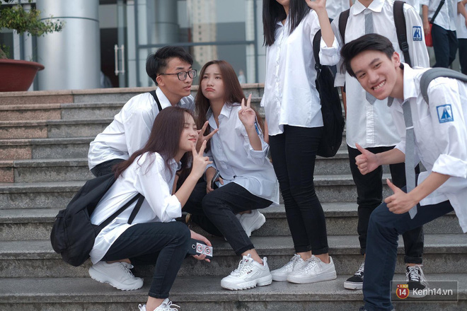 Bộ GD&ĐT: Giữ nguyên lịch thi tốt nghiệp THPT, giảm độ khó so với đề minh họa Bộ GD&ĐT: Giữ nguyên lịch thi tốt nghiệp THPT, giảm độ khó so với đề minh họa