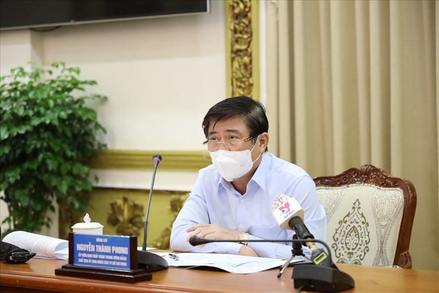 KHẨN: Chủ tịch TP.HCM yêu cầu tạm dừng hoạt động nhà hàng, khách sạn, quán cắt tóc, gội đầu và mọi hoạt động tôn giáo KHẨN: Chủ tịch TP.HCM yêu cầu tạm dừng hoạt động nhà hàng, khách sạn, quán cắt tóc, gội đầu và mọi hoạt động tôn giáo