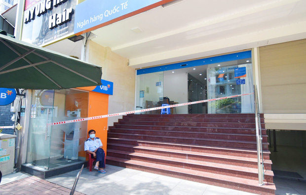 TP.HCM phong tỏa 4 địa điểm liên quan đến vợ chồng nhiễm Covid-19 chưa rõ nguồn lây - 3 TP.HCM phong tỏa 4 địa điểm liên quan đến vợ chồng nhiễm Covid-19 chưa rõ nguồn lây - 3