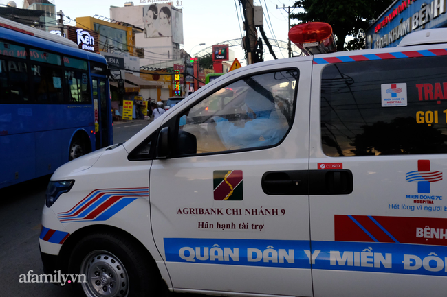 Phong tỏa Bệnh viện Quân dân y miền Đông vì ca nghi nhiễm COVID-19, người thân tiếp tế đồ ăn, quần áo trong lo lắng - 8 Phong tỏa Bệnh viện Quân dân y miền Đông vì ca nghi nhiễm COVID-19, người thân tiếp tế đồ ăn, quần áo trong lo lắng - 8