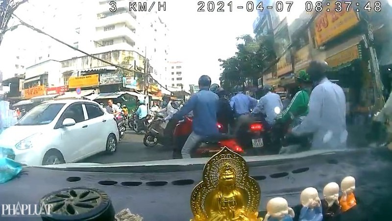 4 băng dàn cảnh móc túi ở TP.HCM bị đặc nhiệm triệt phá - 3 4 băng dàn cảnh móc túi ở TP.HCM bị đặc nhiệm triệt phá - 3