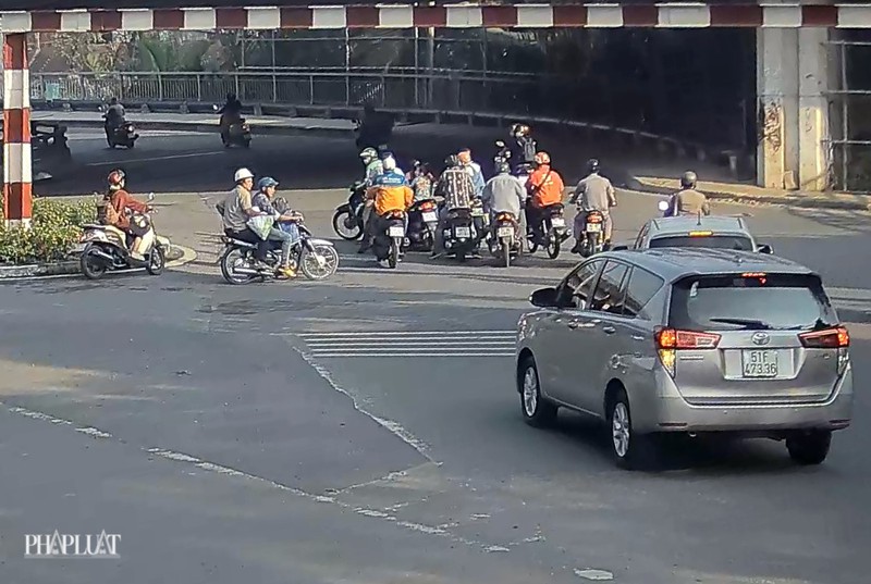 4 băng dàn cảnh móc túi ở TP.HCM bị đặc nhiệm triệt phá - 4 4 băng dàn cảnh móc túi ở TP.HCM bị đặc nhiệm triệt phá - 4