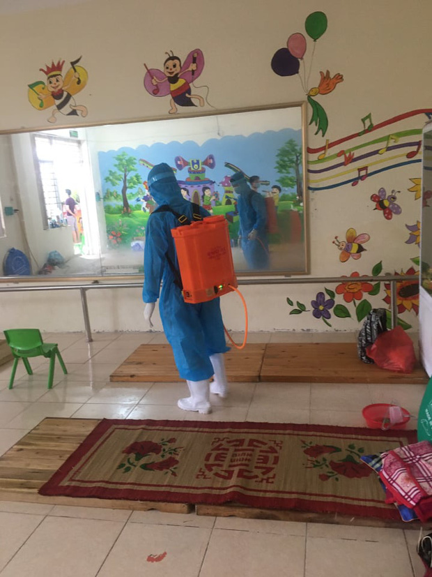 Nước mắt nữ bác sĩ tại tâm dịch Bắc Giang khi nghe giọng con gái 3 tuổi qua điện thoại: 'Mẹ bắt hết con Covid rồi về với con...' - 8 Nước mắt nữ bác sĩ tại tâm dịch Bắc Giang khi nghe giọng con gái 3 tuổi qua điện thoại: 'Mẹ bắt hết con Covid rồi về với con...' - 8